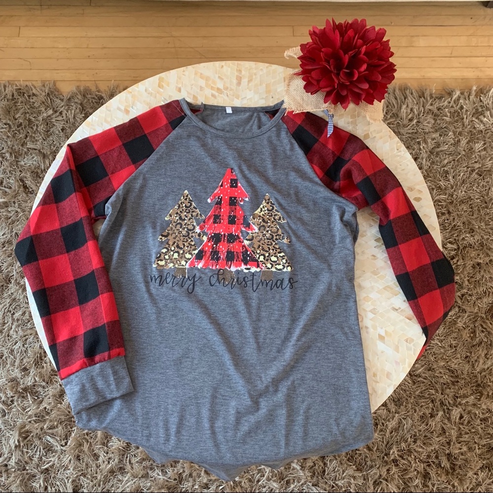 NWOT Merry Christmas Shirt XL (runs small)